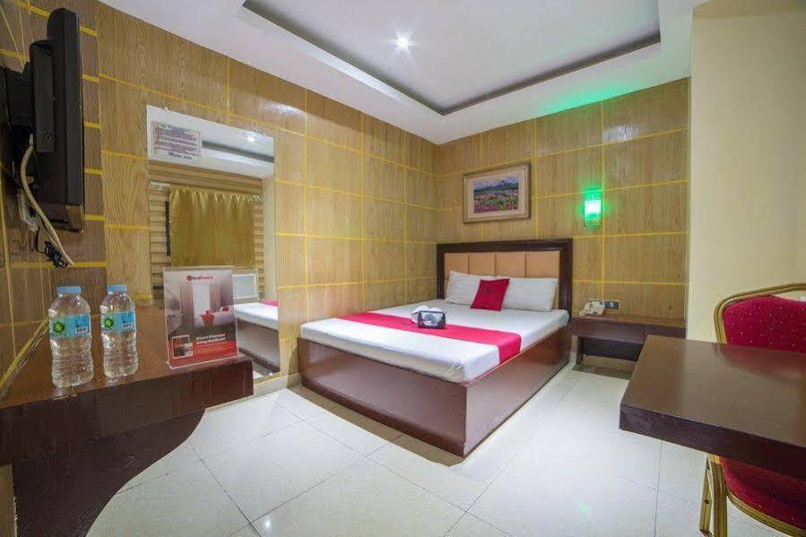 Reddoorz At Winter Hotel Araneta كويزون سيتي المظهر الخارجي الصورة