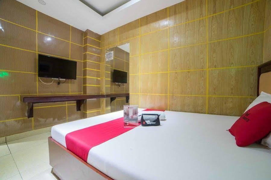 Reddoorz At Winter Hotel Araneta كويزون سيتي المظهر الخارجي الصورة