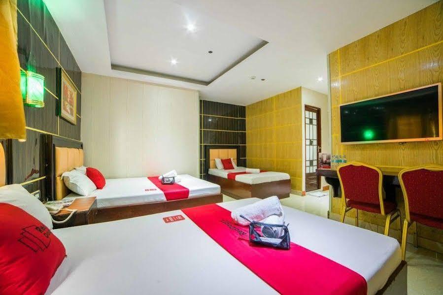 Reddoorz At Winter Hotel Araneta كويزون سيتي المظهر الخارجي الصورة