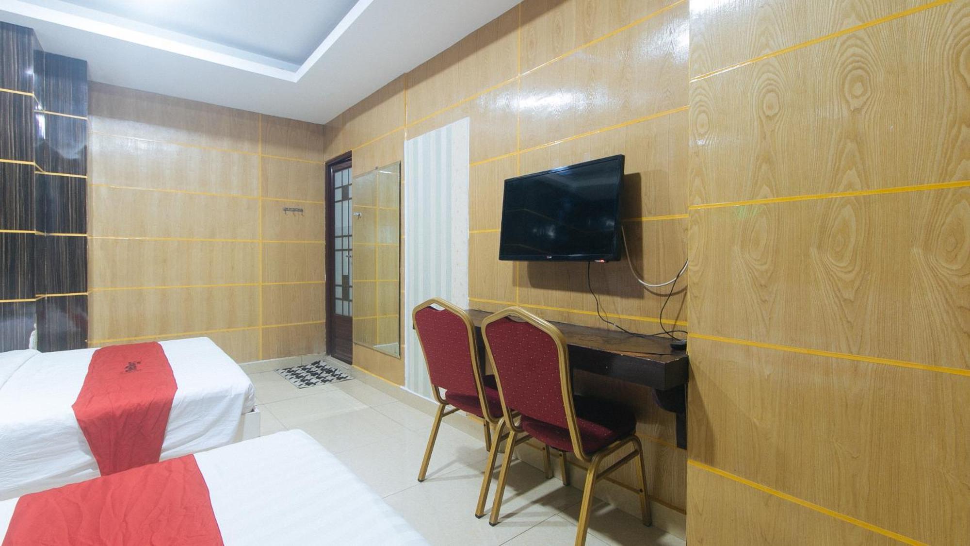 Reddoorz At Winter Hotel Araneta كويزون سيتي المظهر الخارجي الصورة