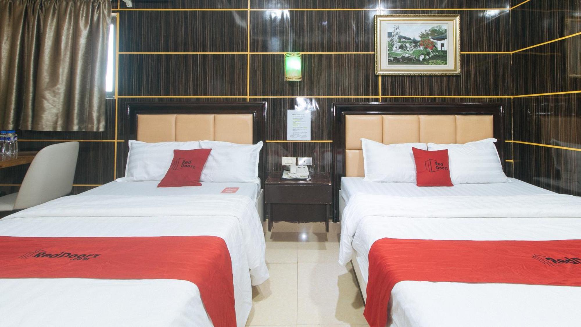 Reddoorz At Winter Hotel Araneta كويزون سيتي المظهر الخارجي الصورة