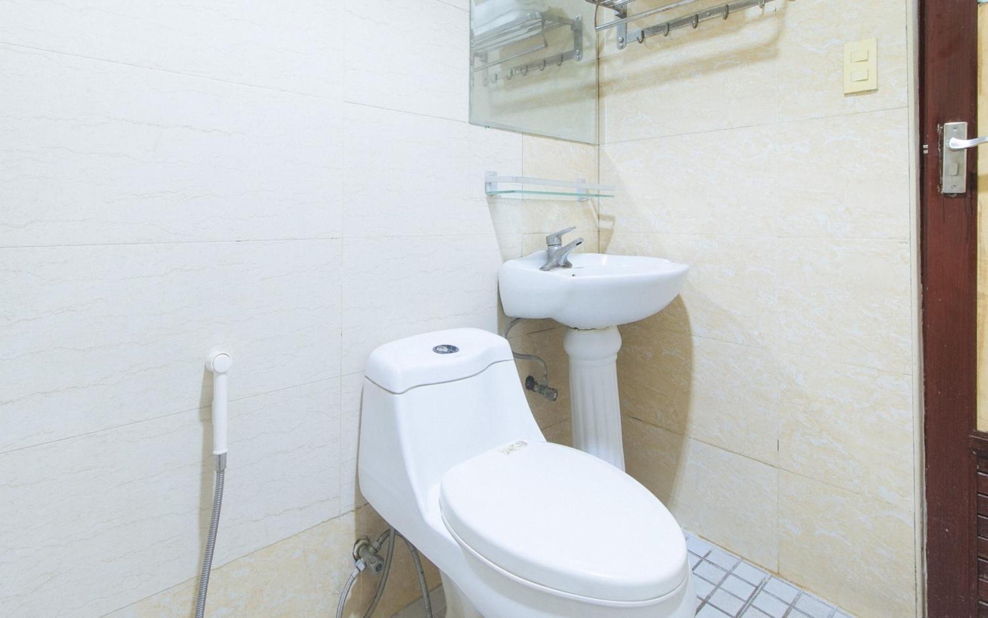 Reddoorz At Winter Hotel Araneta كويزون سيتي المظهر الخارجي الصورة