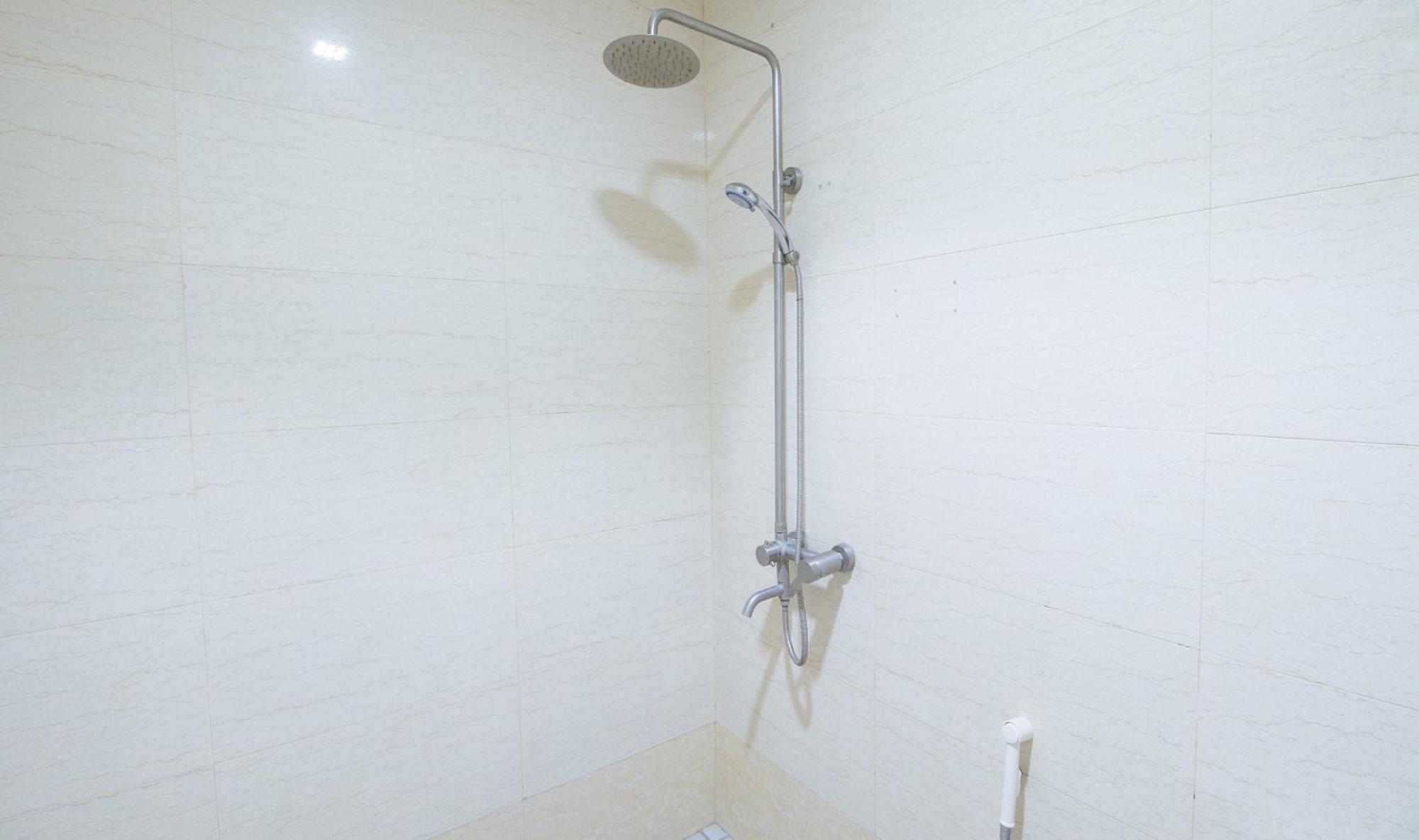 Reddoorz At Winter Hotel Araneta كويزون سيتي المظهر الخارجي الصورة