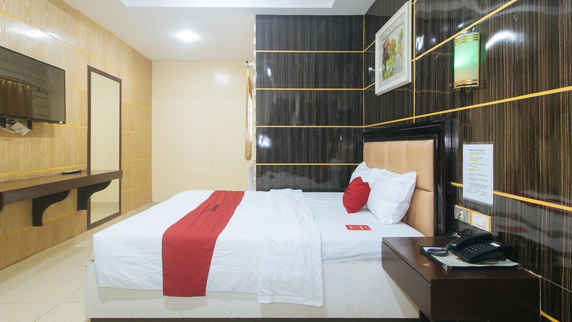 Reddoorz At Winter Hotel Araneta كويزون سيتي المظهر الخارجي الصورة